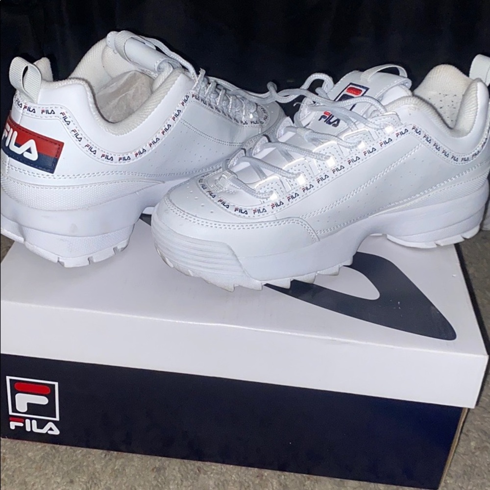 *LAST WEEK* White Fila sneakers